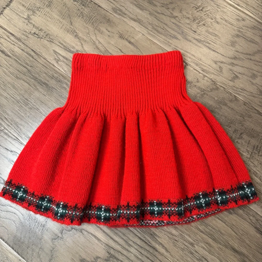 Vintage Heartworks Red and Black Holiday Dog Sweater w/ Skirt Set EUC Medium 5/6